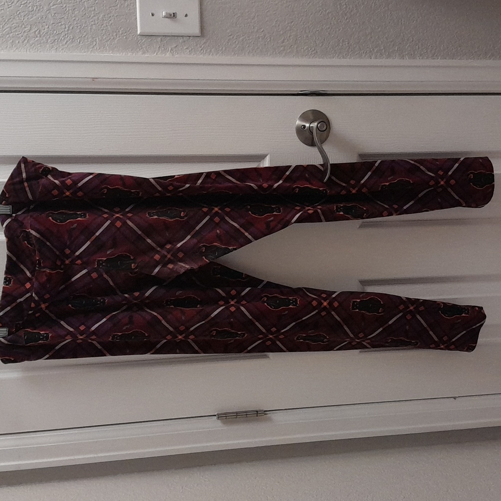 No Boundaries Black, Orange, and Maroon Halloween Leggings with black cats in XL